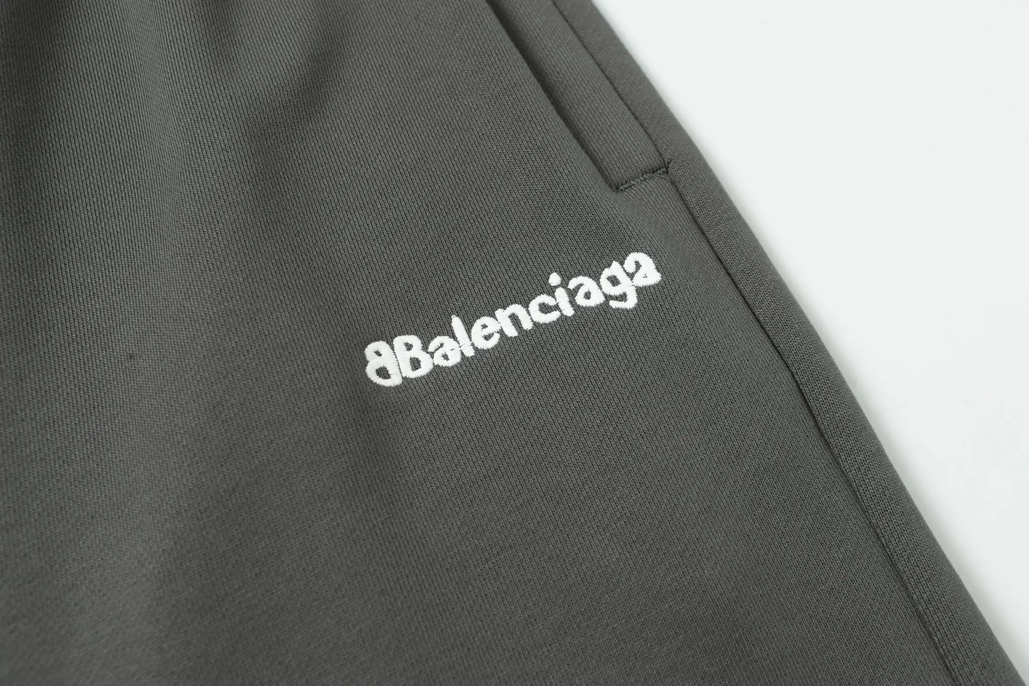 Logo-Embroidered Fleece Sweat Shorts D18519993 — view 7