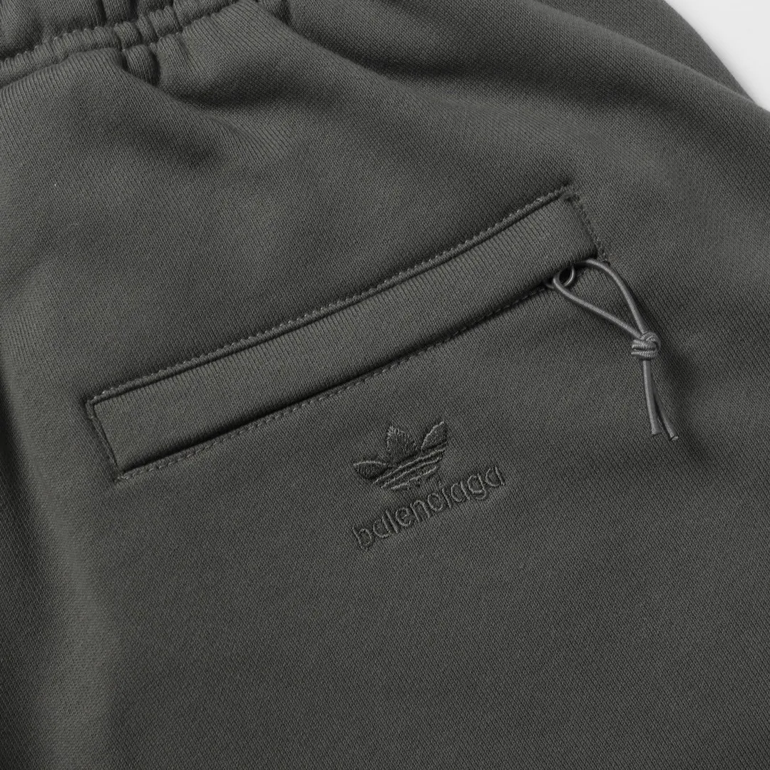 Balenciaga x Adidas Logo-Embroidered Fleece Shorts D18013233 — view 3