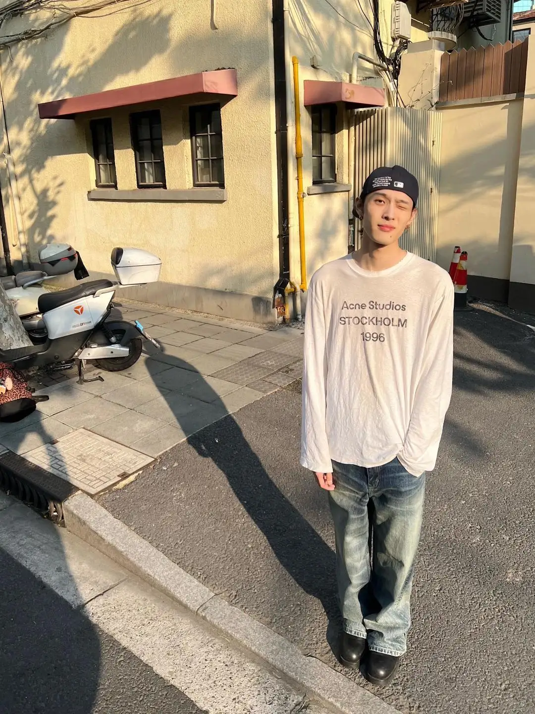 1996 Logo Print Slub Cotton Long-Sleeve T-Shirt D13025006 — view 2