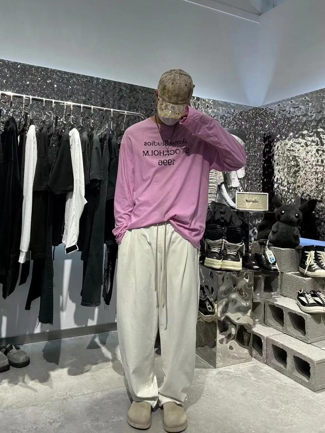 1996 Logo Print Slub Cotton Long-Sleeve T-Shirt D13025006 — view 84