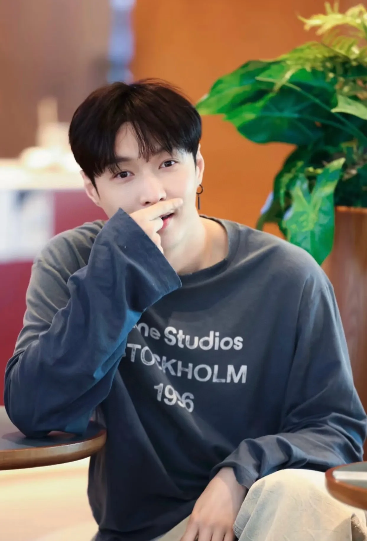 1996 Logo Print Long-Sleeved T-Shirt D13024975 — view 189