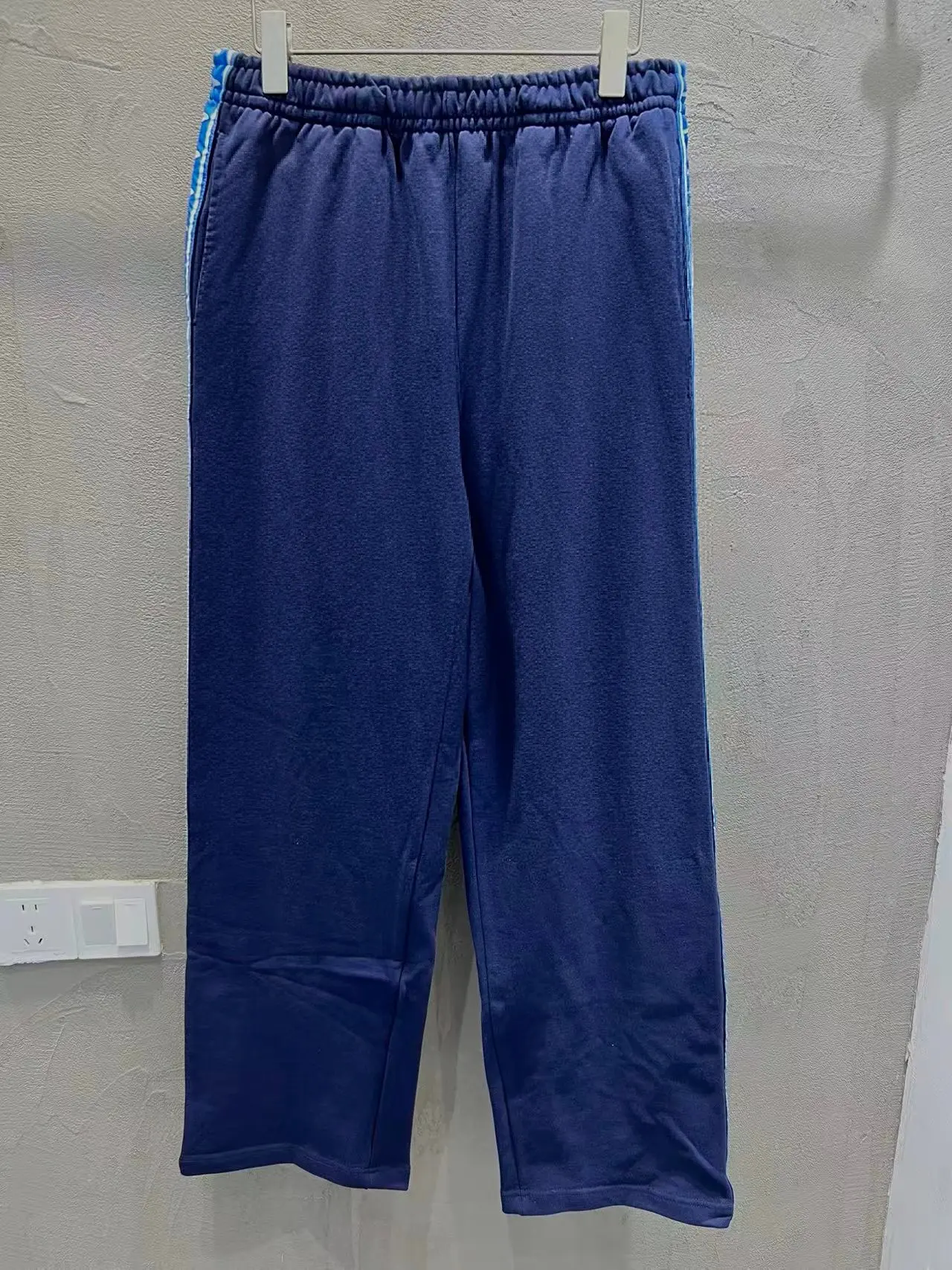 Logo-Stripe Baggy Cotton Sweatpants D22519920