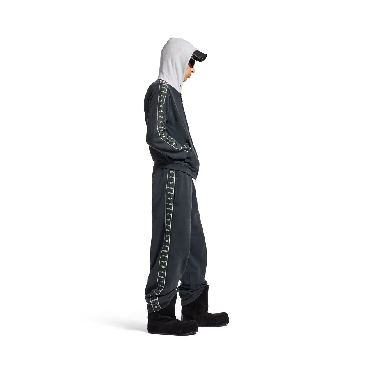Stripe Baggy Logo-Tape Sweatpants D22519916 — view 2