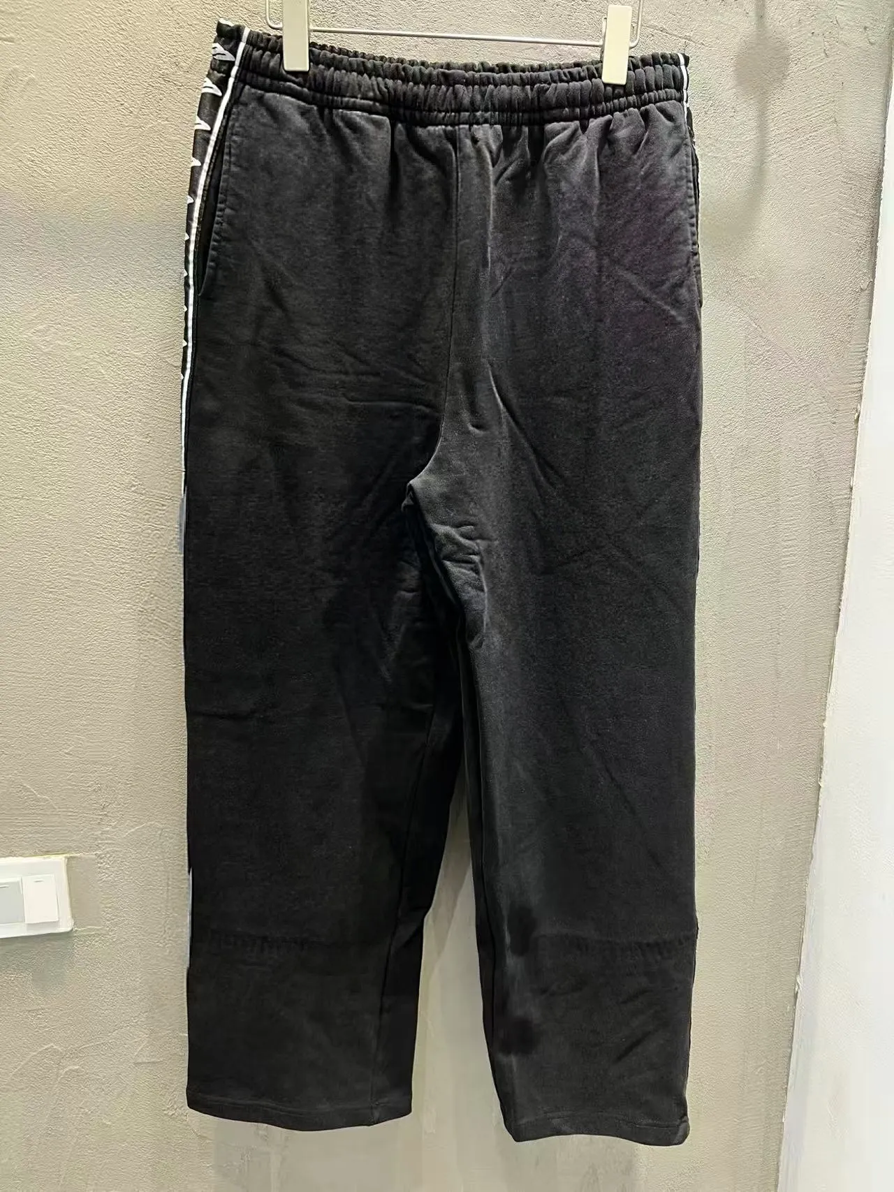 Logo-Stripe Baggy Sweatpants D22519917