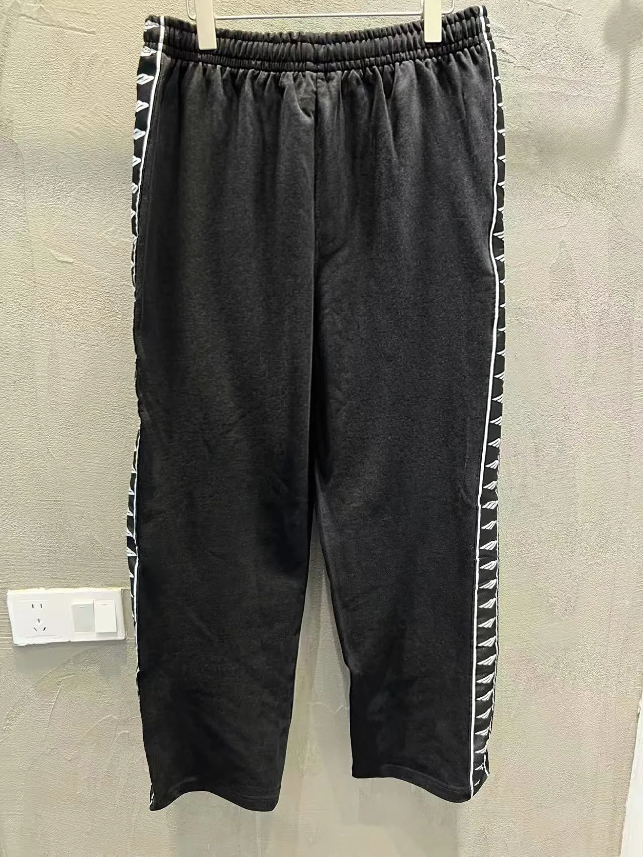 Logo-Stripe Baggy Sweatpants D22519917 — view 2
