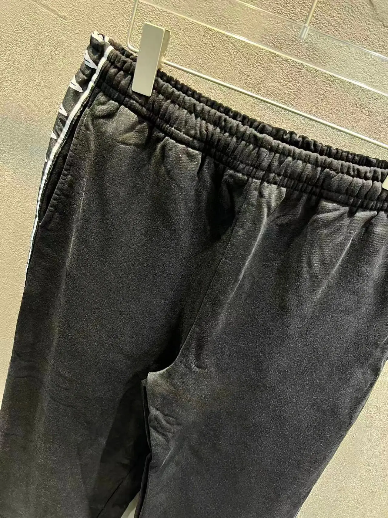 Logo-Stripe Baggy Sweatpants D22519917 — view 3