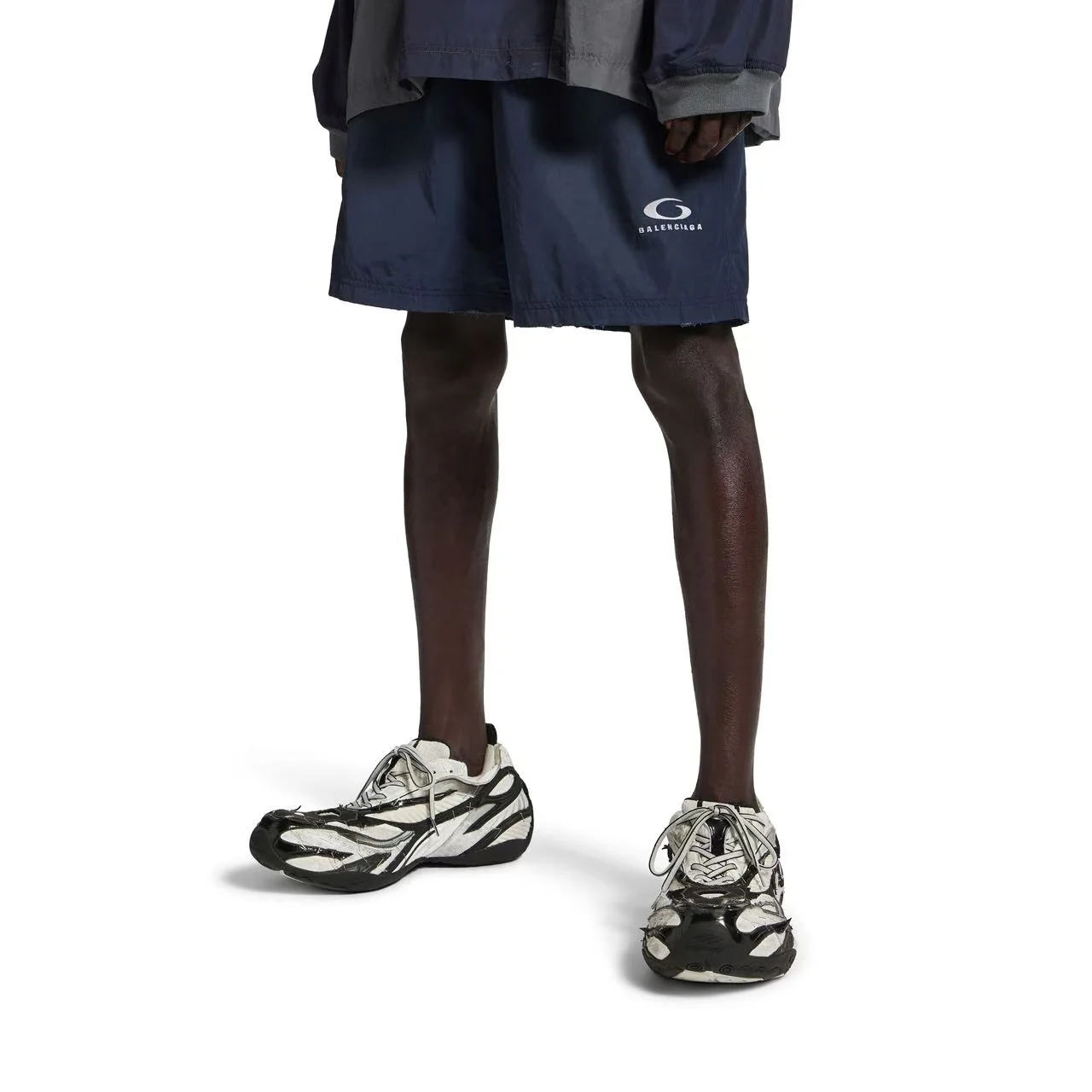Basketball Embroidered Mesh-Lined Shorts D19019921 — view 2