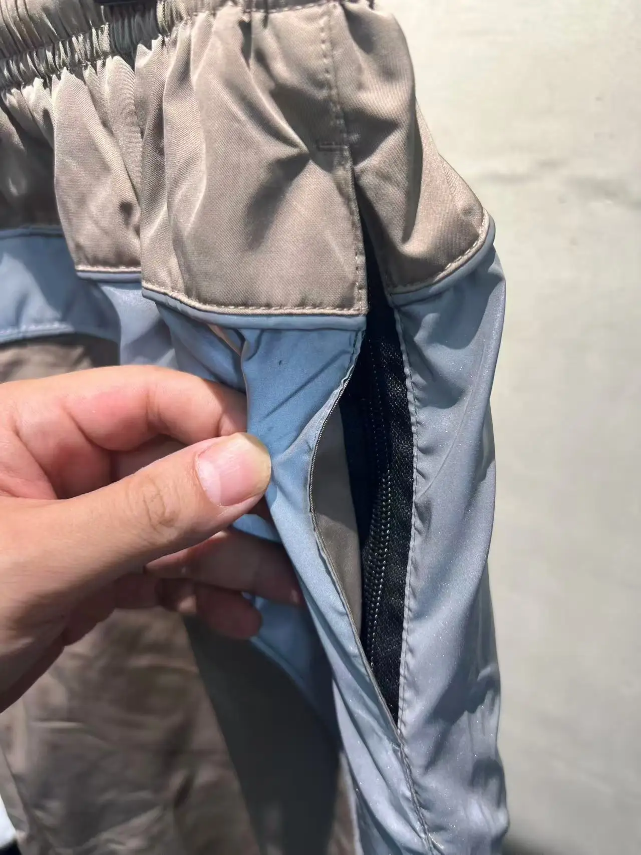 Bodies Reflective Poplin Sports Shorts D21019975 — view 23