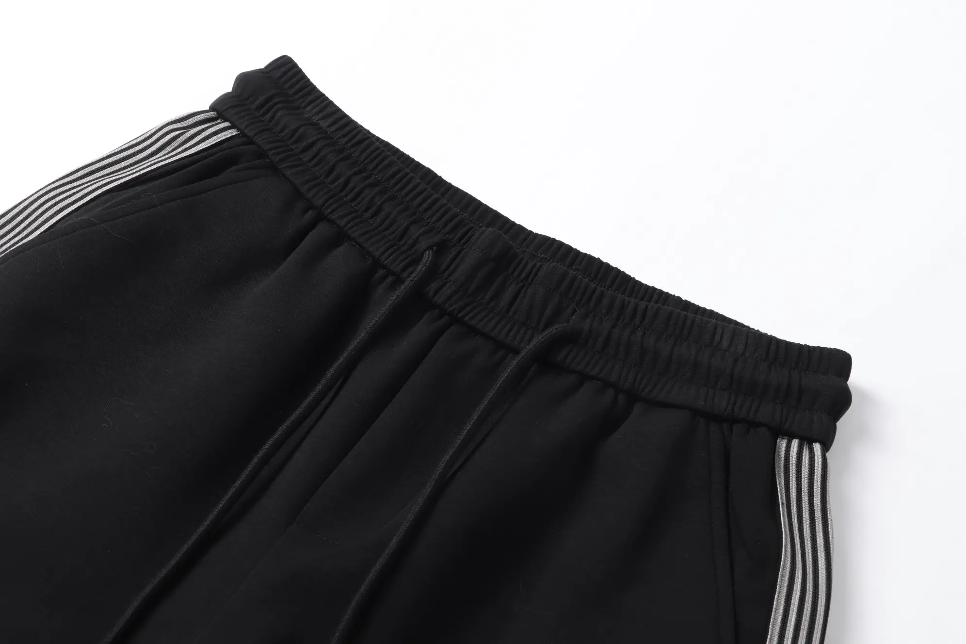 Logo Patch Striped Trim Casual Shorts D14011425 — view 3