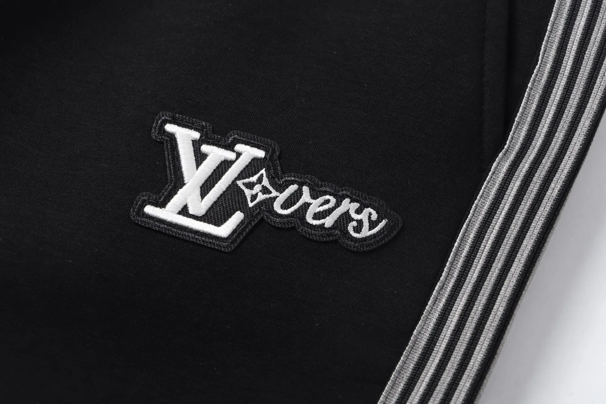 Logo Patch Striped Trim Casual Shorts D14011425 — view 5
