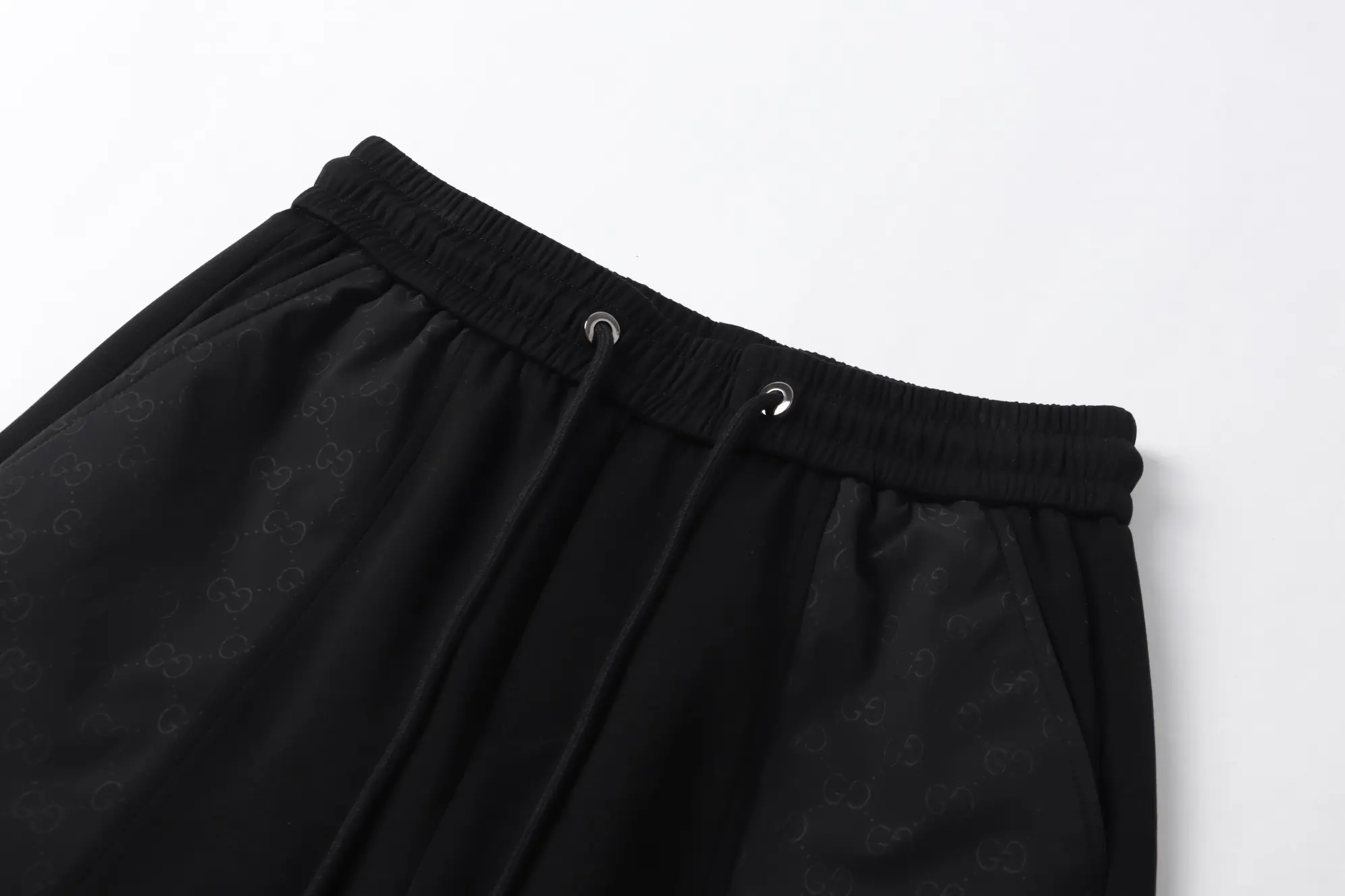 Logo-Panelled Drawstring Casual Shorts D14011426 — view 3