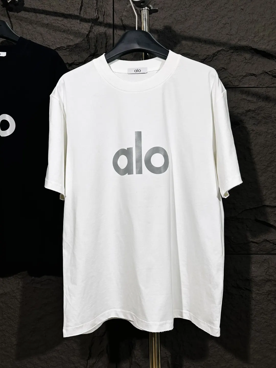 Distressed Logo Reflective T-Shirt D4515745 — view 2