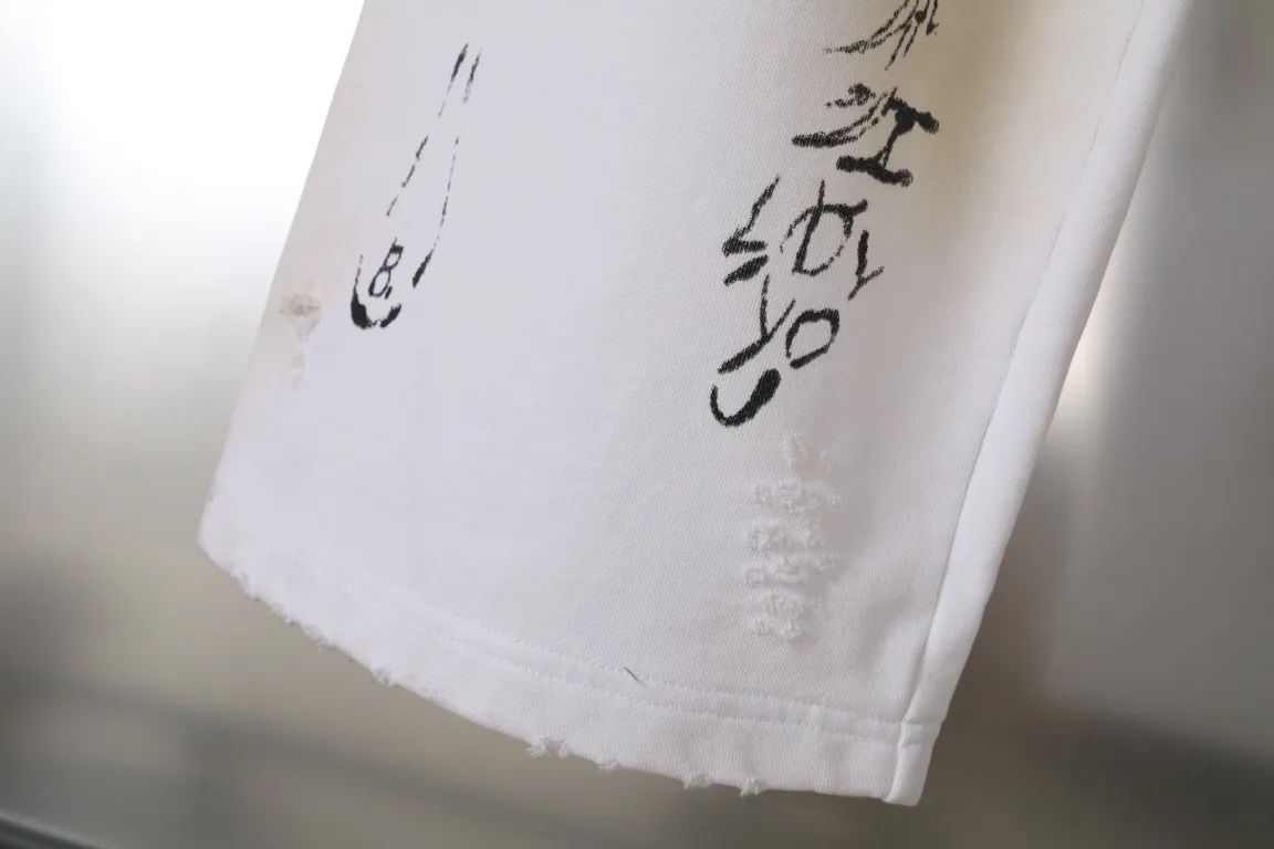 Graffiti Print Distressed Sweatpants D29913000 — view 9