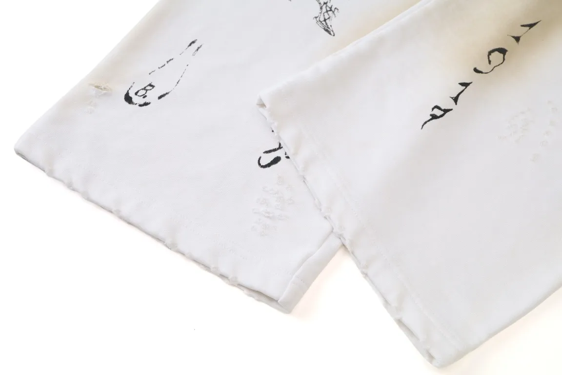 Graffiti Print Distressed Sweatpants D29913001 — view 6