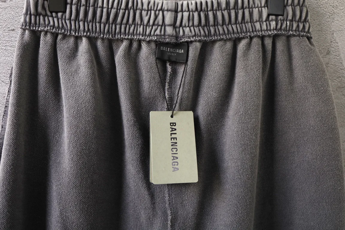 Graffiti Paint-Splatter Embroidered Sweats D30920113 — view 8