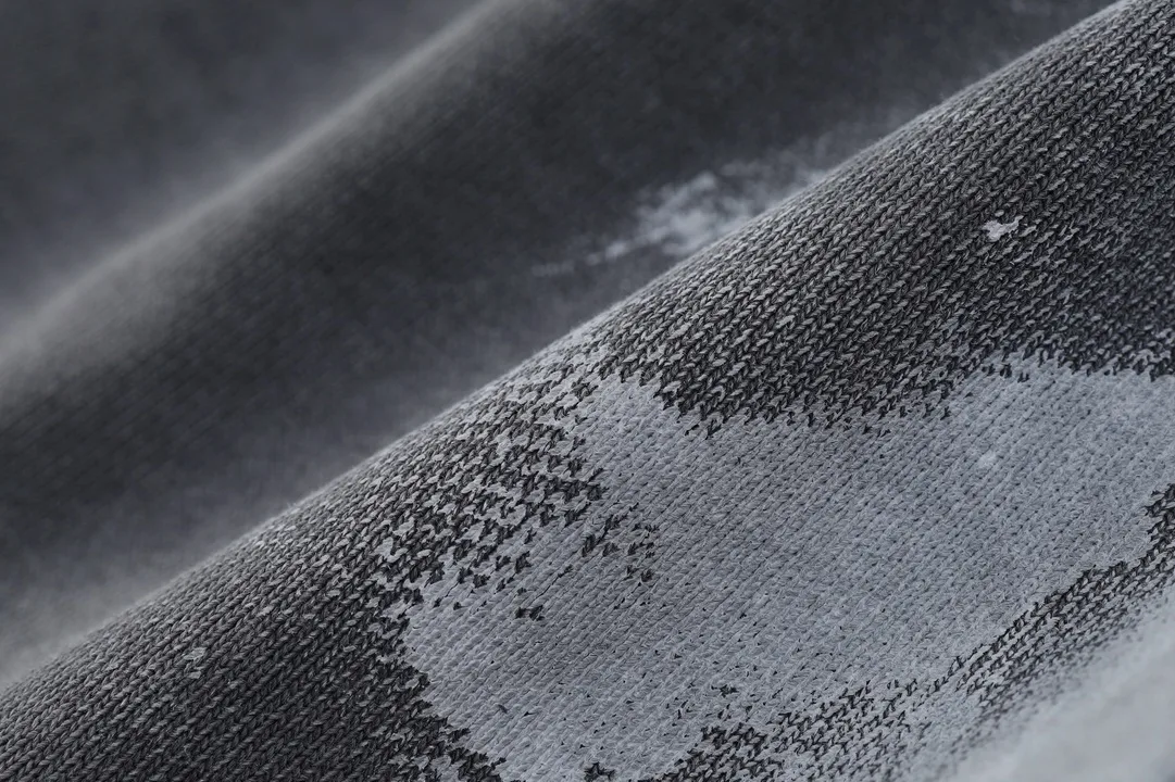 Graffiti Paint-Splatter Embroidered Sweats D30920113 — view 15