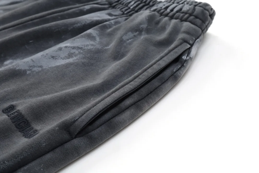 Graffiti Paint-Splatter Embroidered Sweats D30920113 — view 16