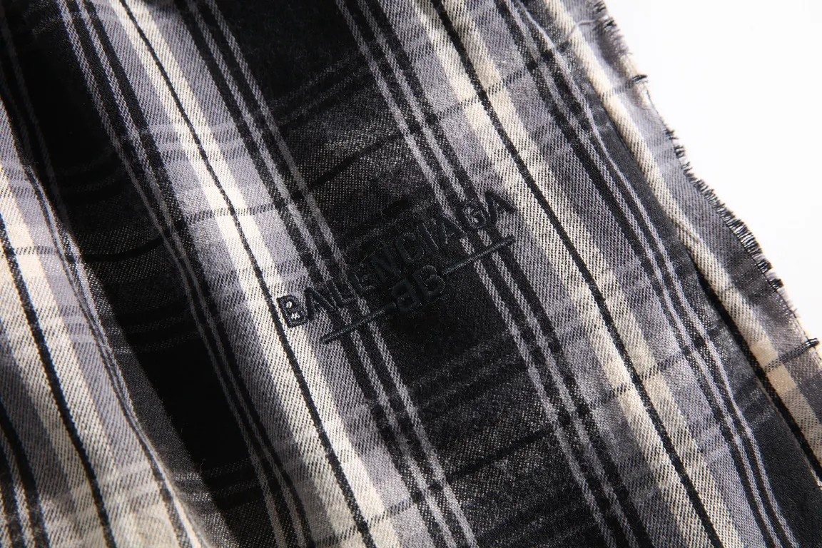 Distressed Plaid Wide-Leg Trousers D25920095 — view 5