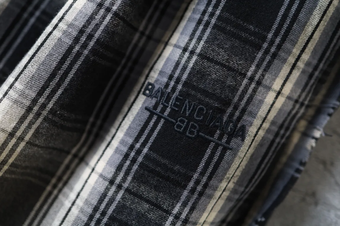 Distressed Plaid Wide-Leg Trousers D25920095 — view 15