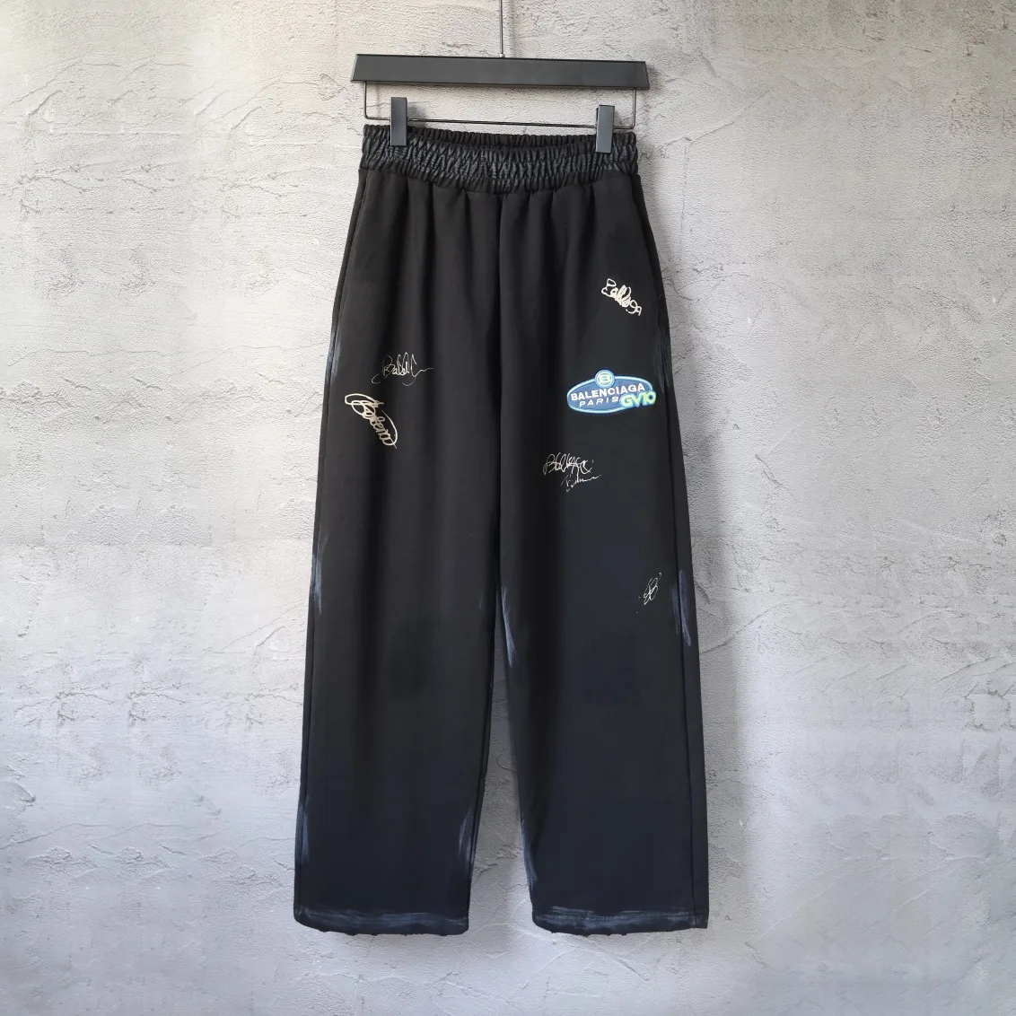 Signature Print Distressed Sweatpants D27922610