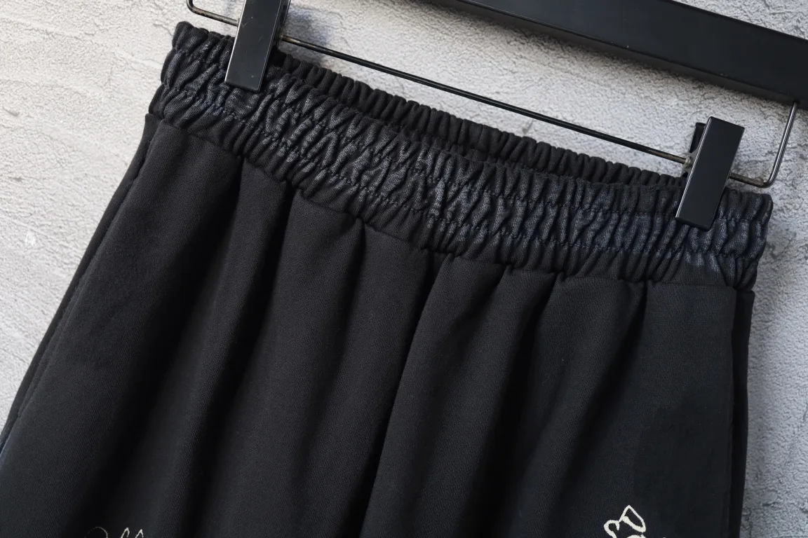 Signature Print Distressed Sweatpants D27922610 — view 6
