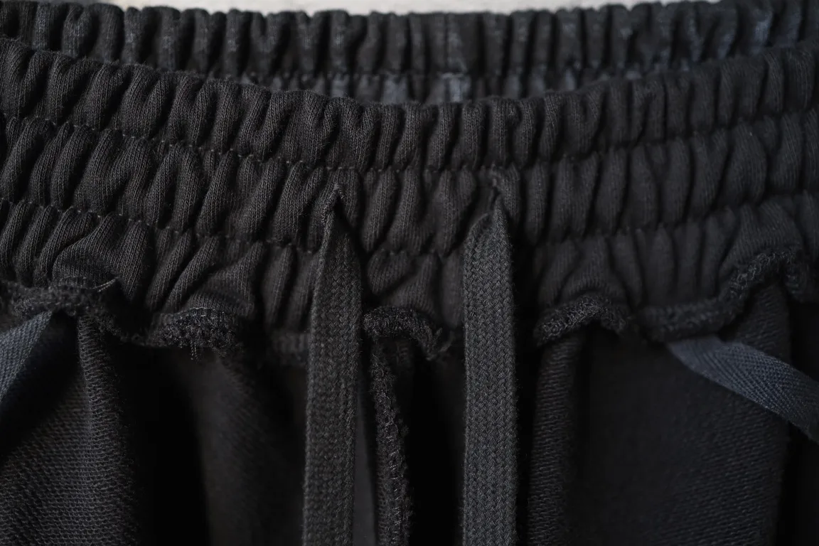 Signature Print Distressed Sweatpants D27922610 — view 7