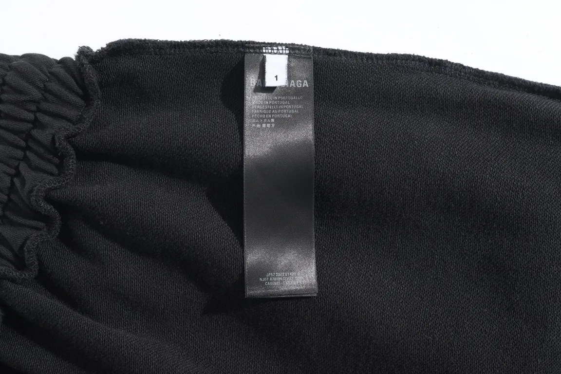 Signature Print Distressed Sweatpants D27922610 — view 17