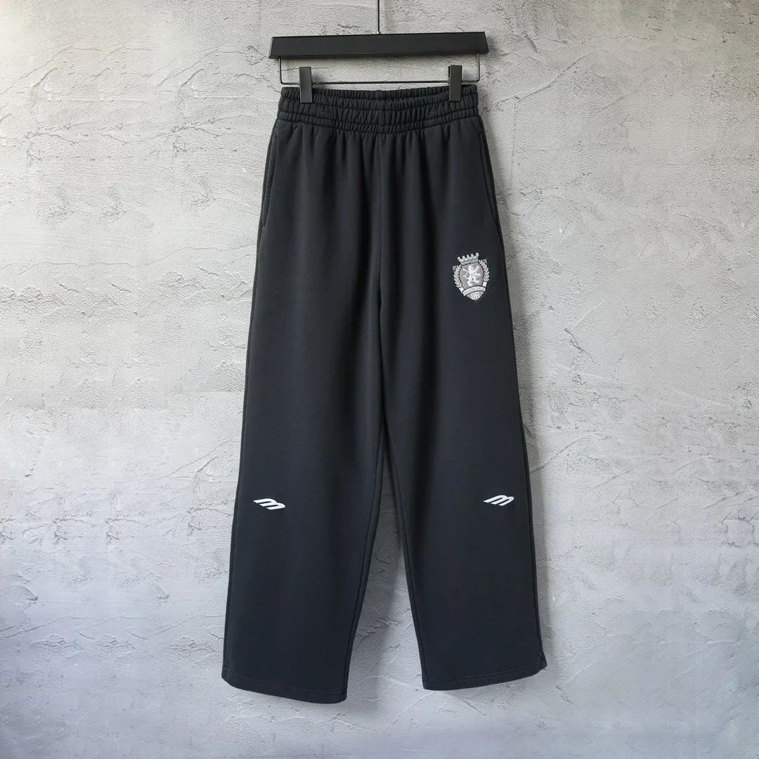 Lion Crest Embroidered Wide-Leg Sweats D25520076 — view 10