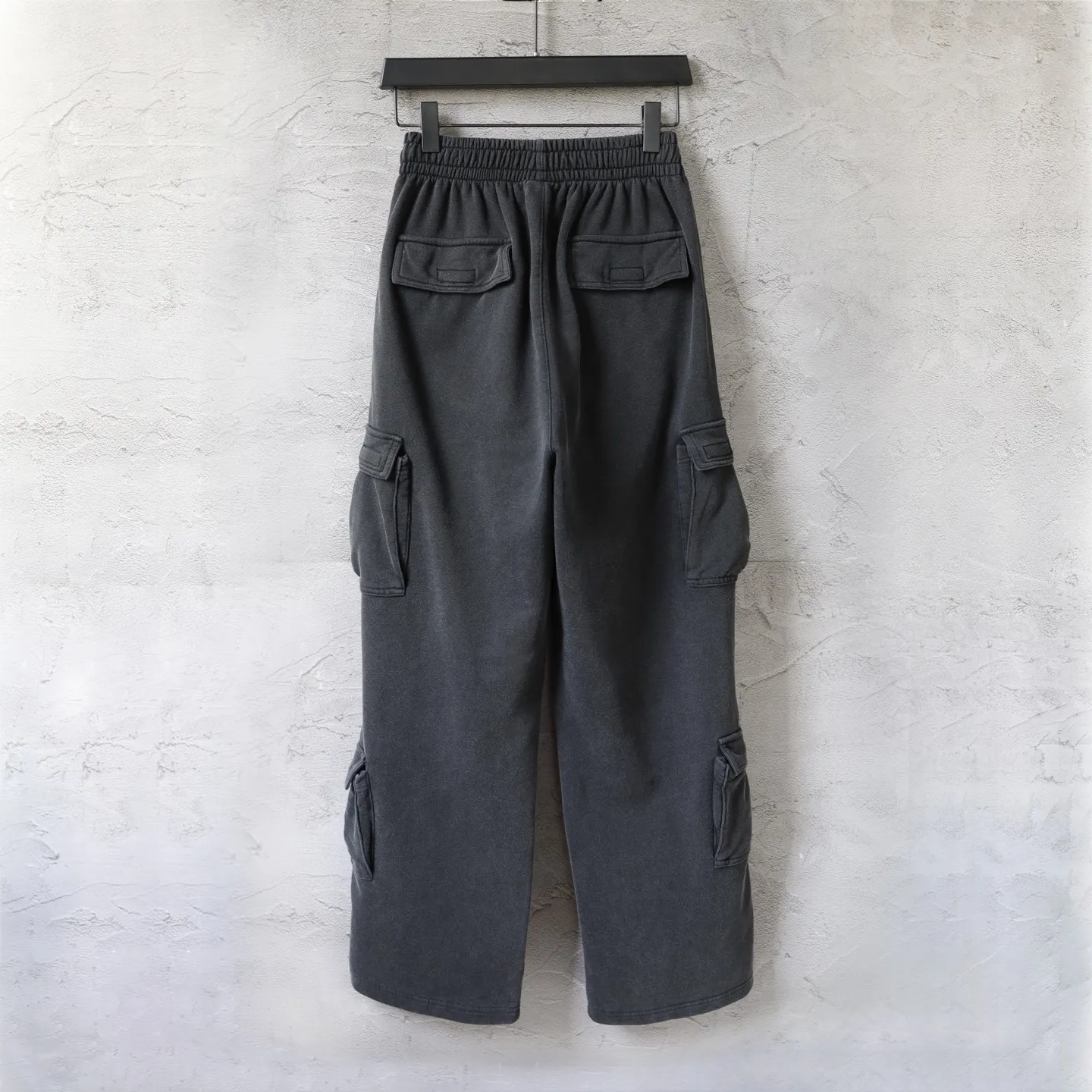 Washed Cotton-Jersey Cargo Sweats D34912923 — view 2