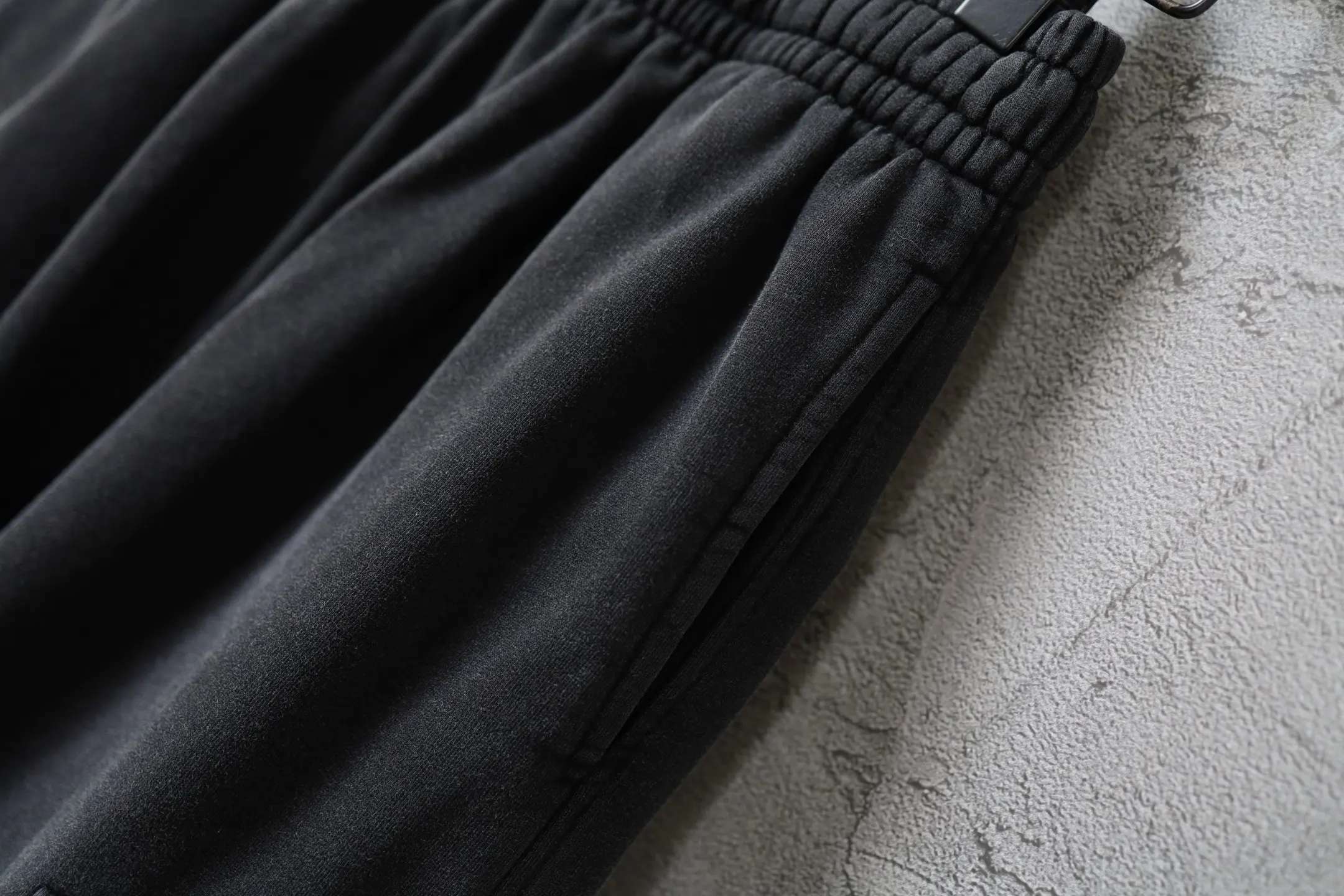 Washed Cotton-Jersey Cargo Sweats D34912923 — view 4