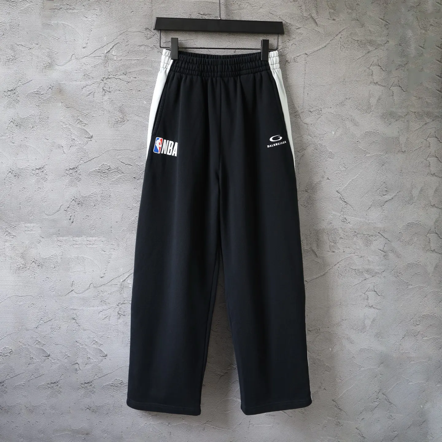 NBA Logo Embroidered Wide-Leg Sweatpants D31912921