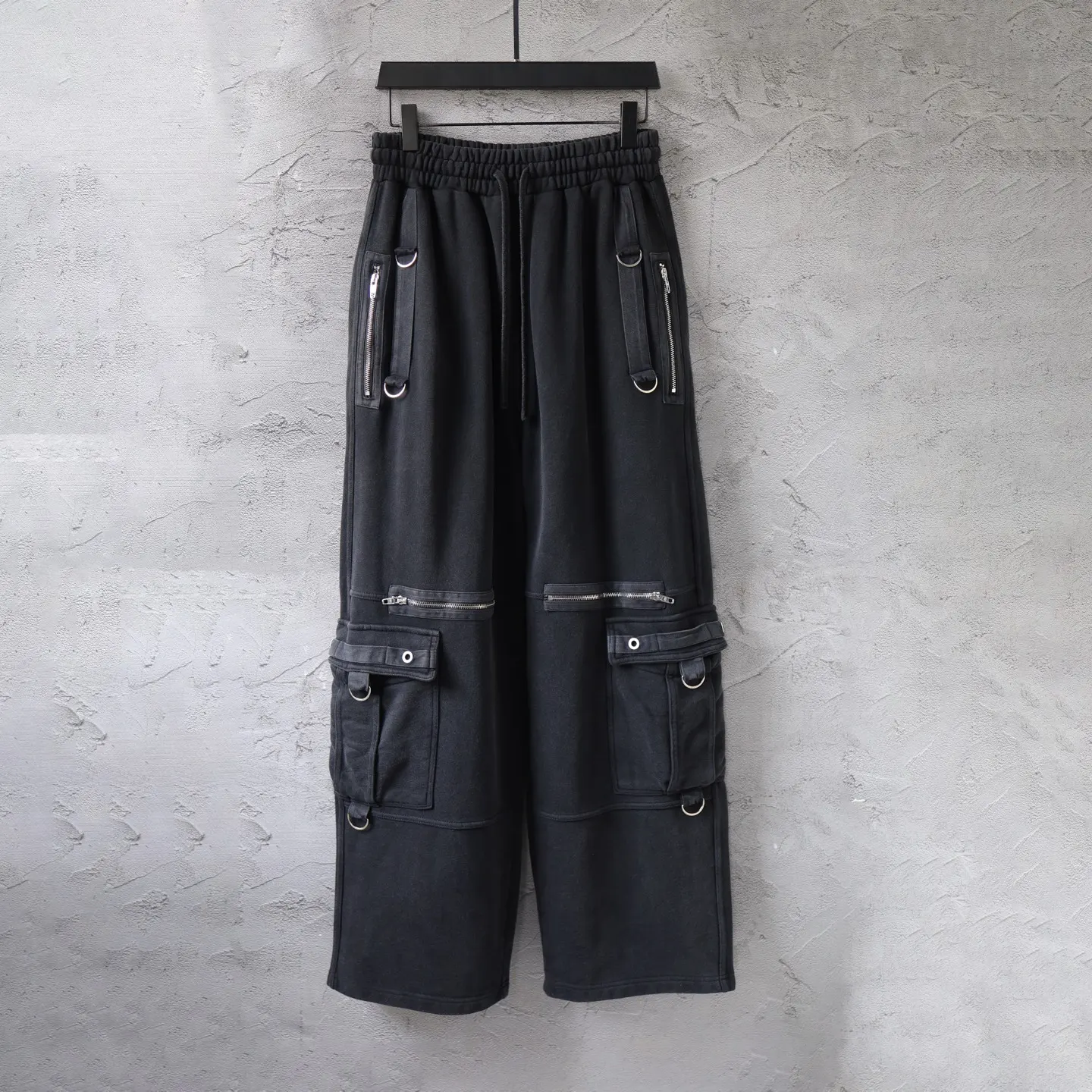 Washed Cotton Cargo Sweatpants D39922590