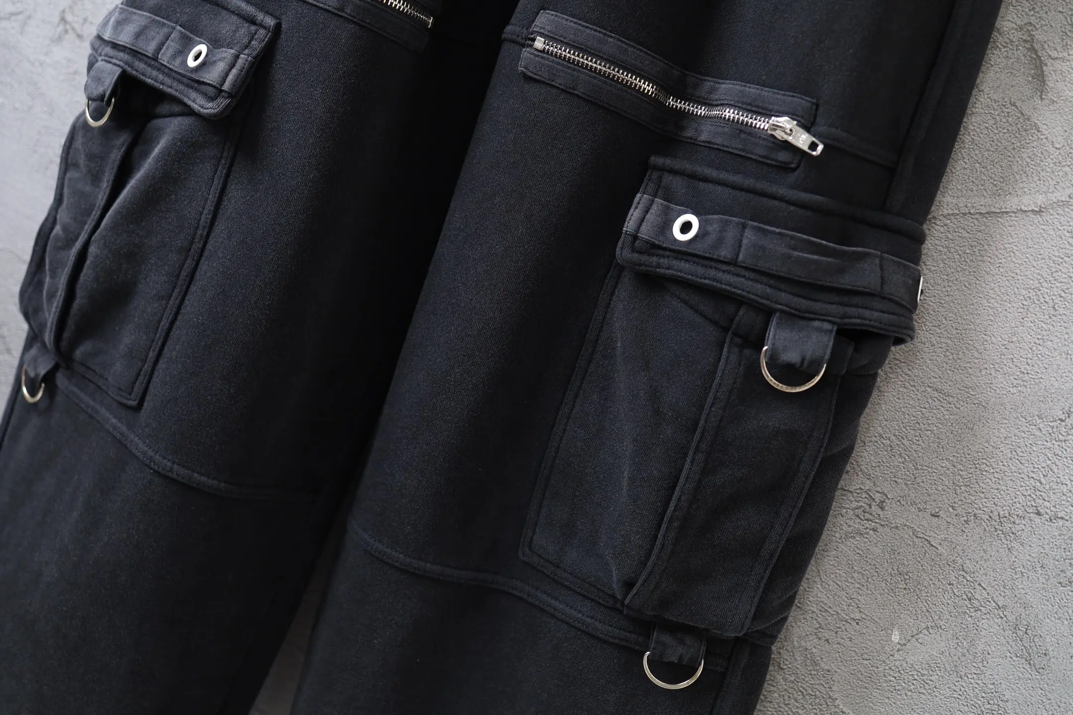Washed Cotton Cargo Sweatpants D39922590 — view 3