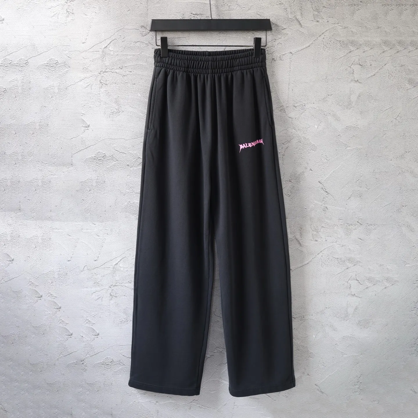 Logo Embroidered Wide-Leg Sweats D22522577