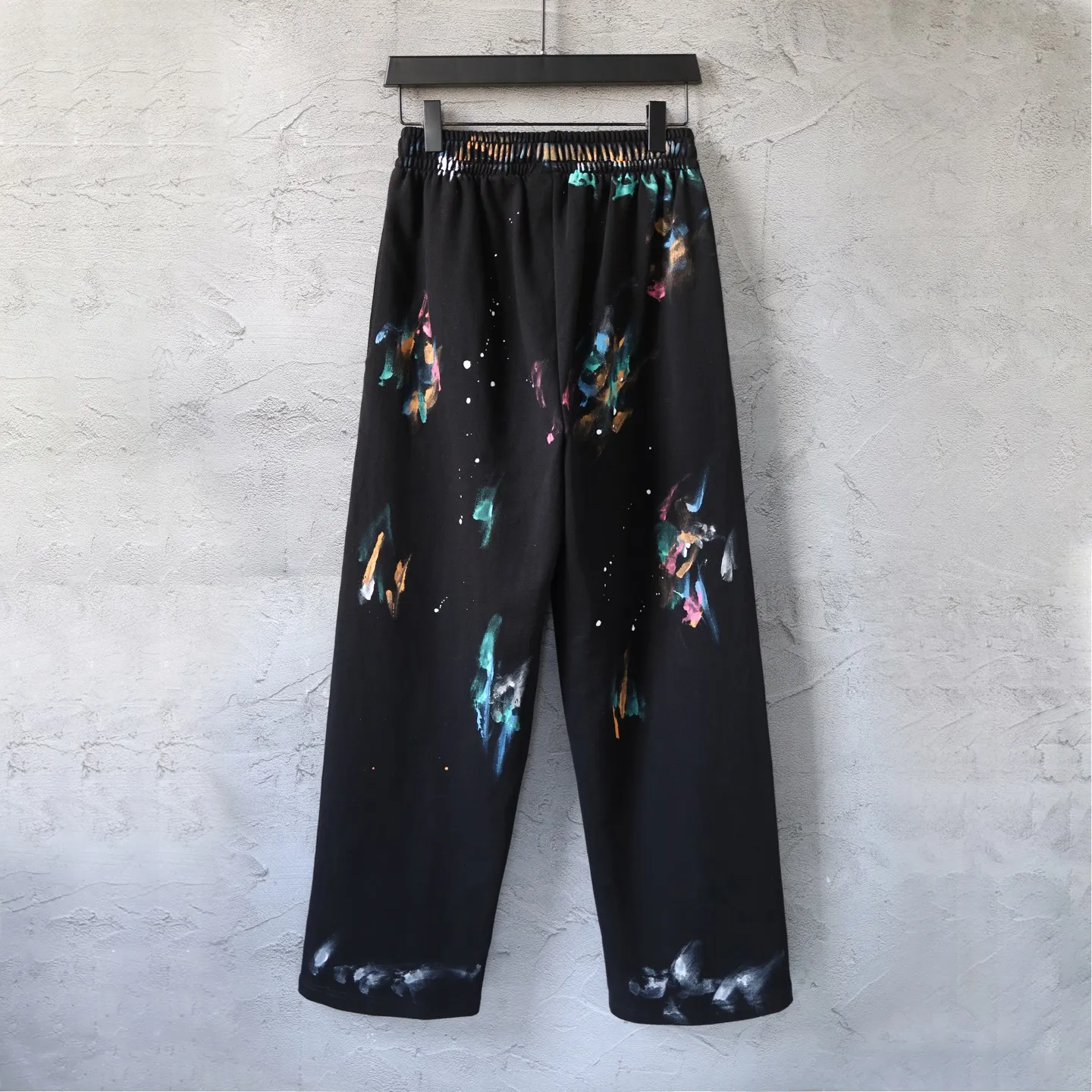 Graffiti Print Oversized Sweatpants D29922574 — view 2