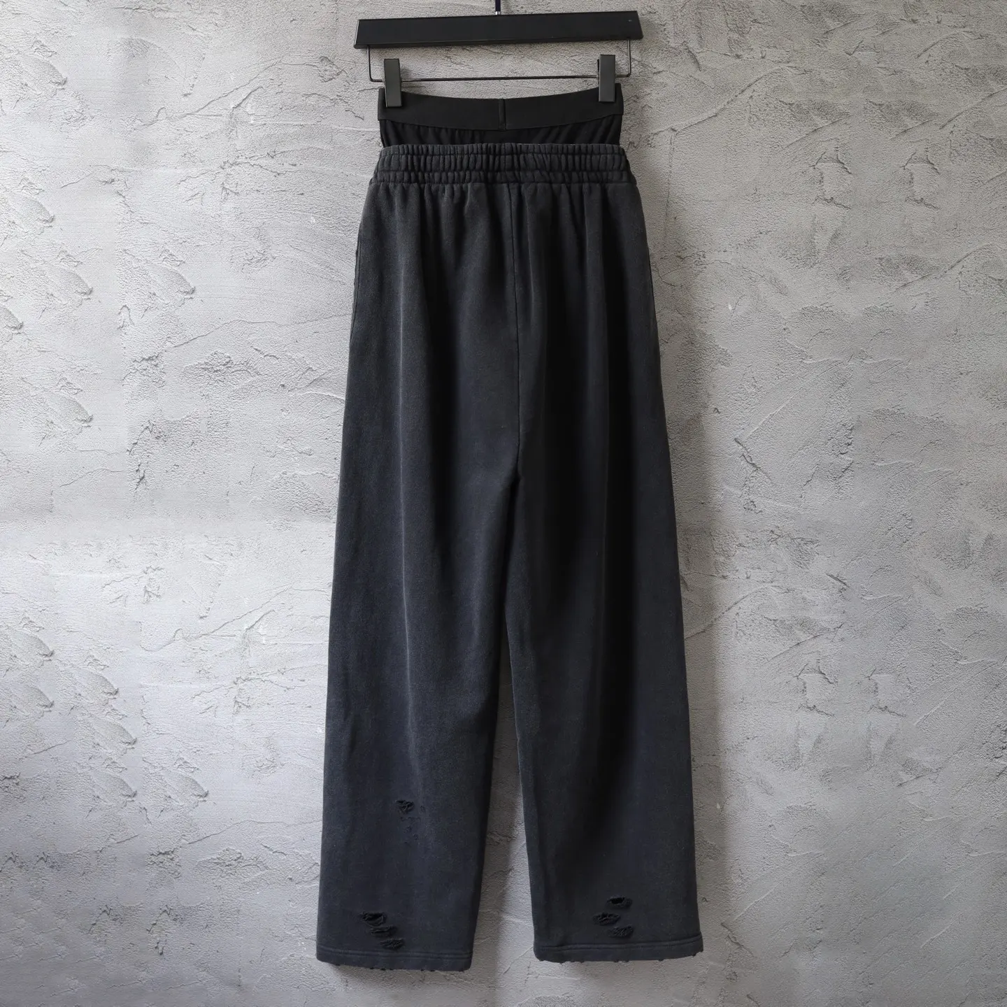 Trompe L'oeil Layered Waistband Sweatpants D25922609 — view 11