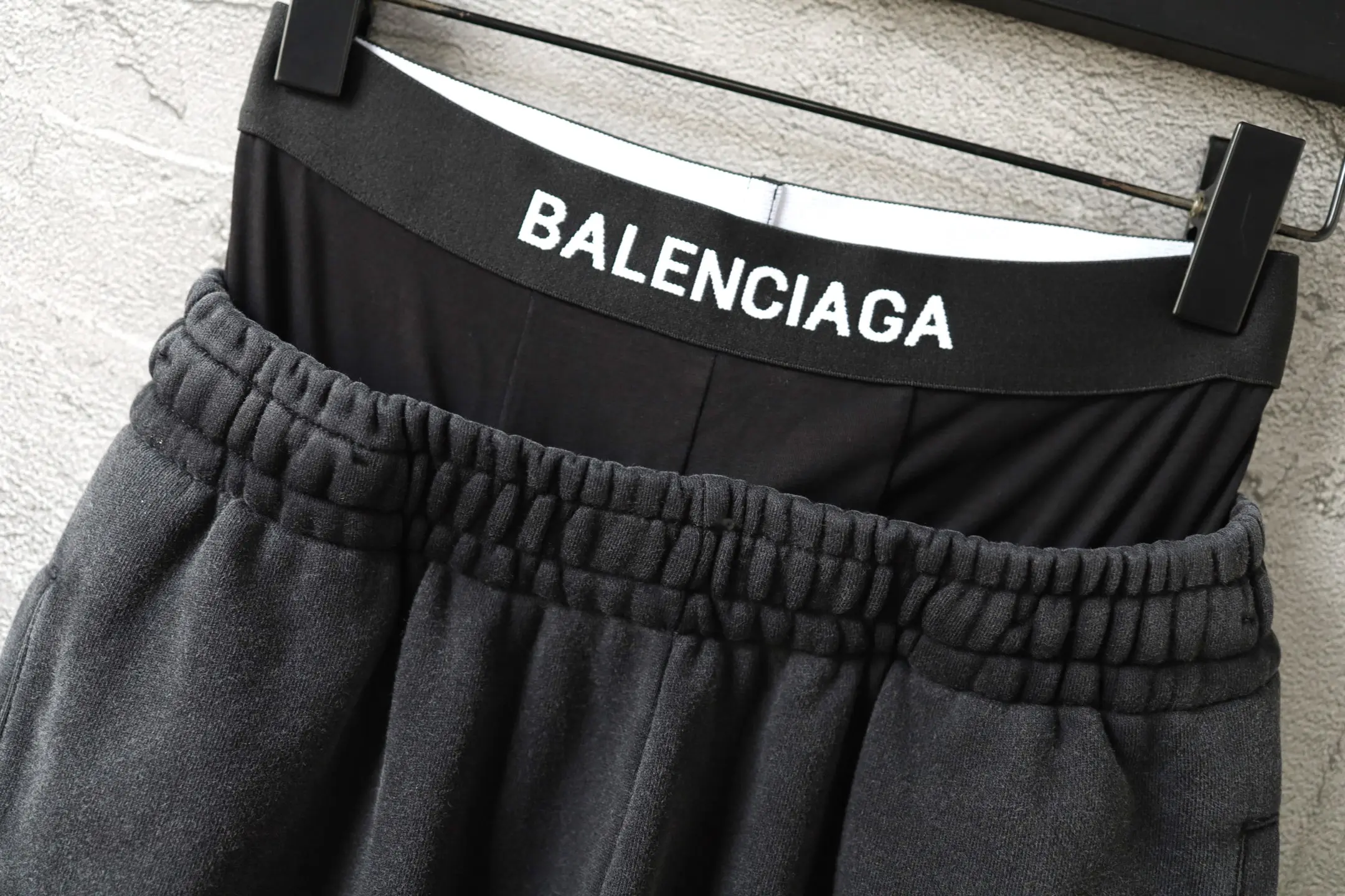 Trompe L'oeil Layered Waistband Sweatpants D25922609 — view 12