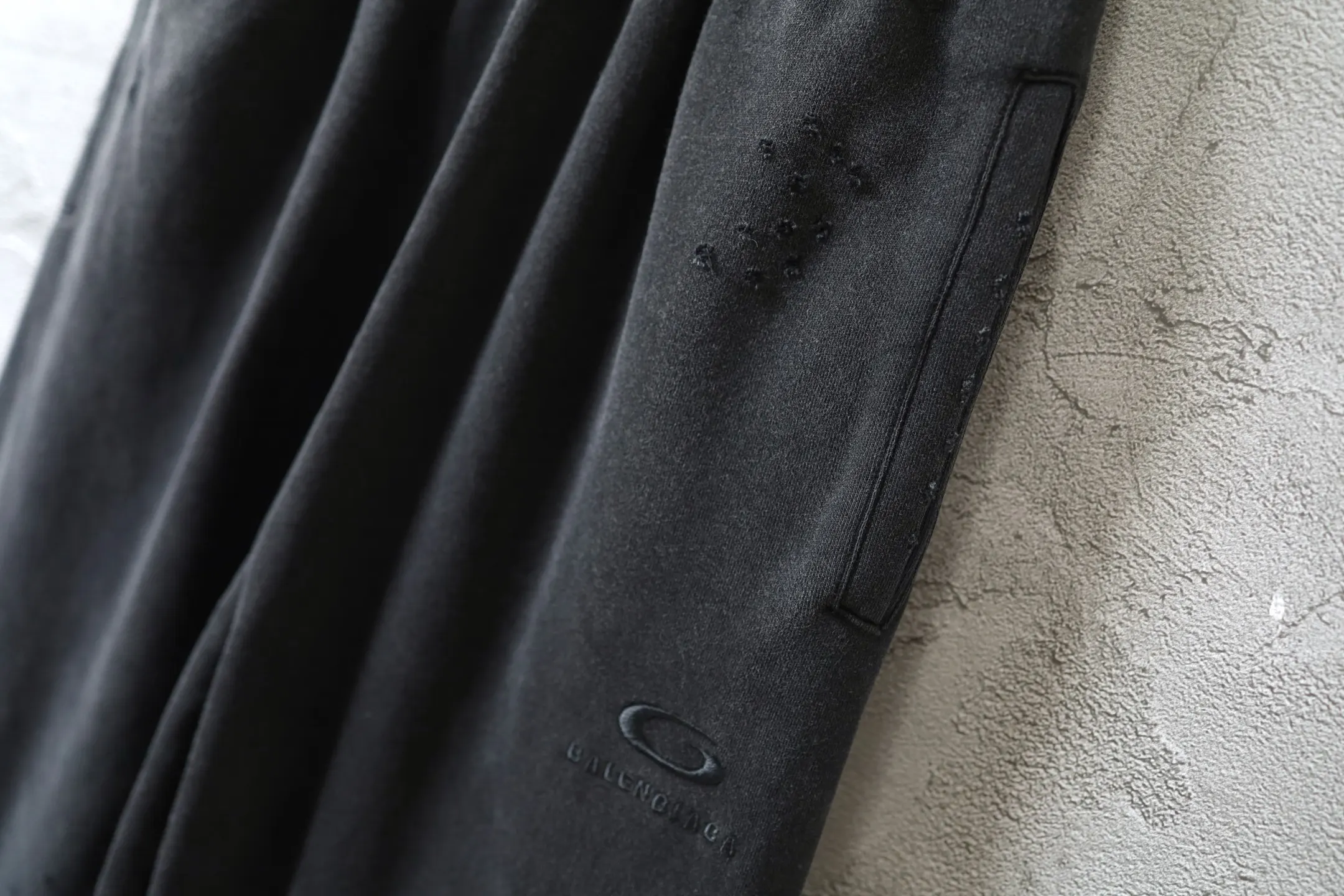 Trompe L'oeil Layered Waistband Sweatpants D25922609 — view 15