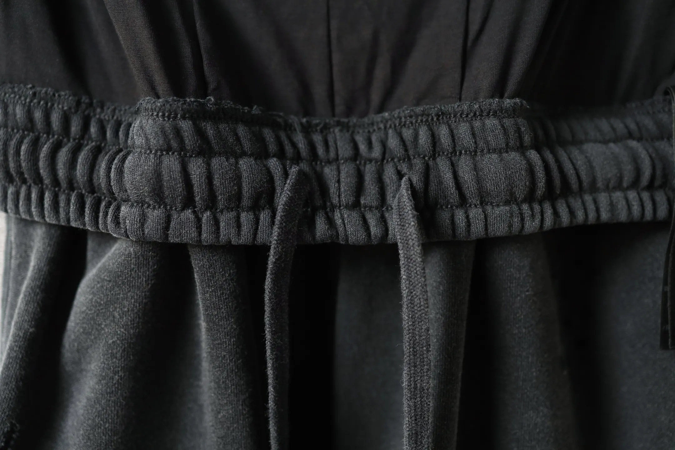 Trompe L'oeil Layered Waistband Sweatpants D25922609 — view 17
