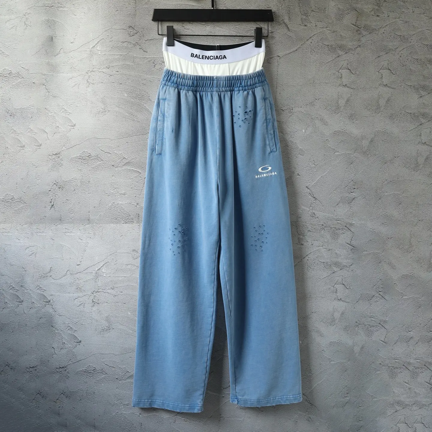 Trompe L'oeil Layered Waistband Distressed Sweats D25920072