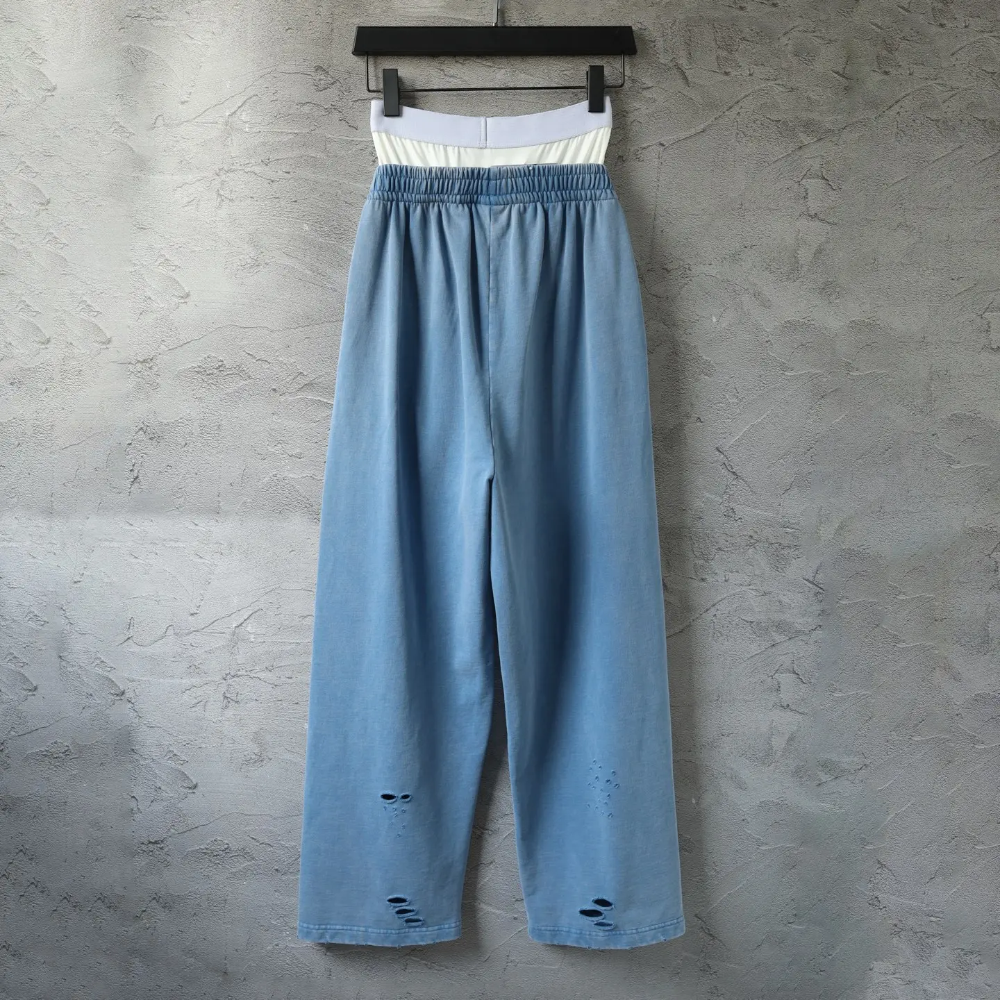 Trompe L'oeil Layered Waistband Distressed Sweats D25920072 — view 2