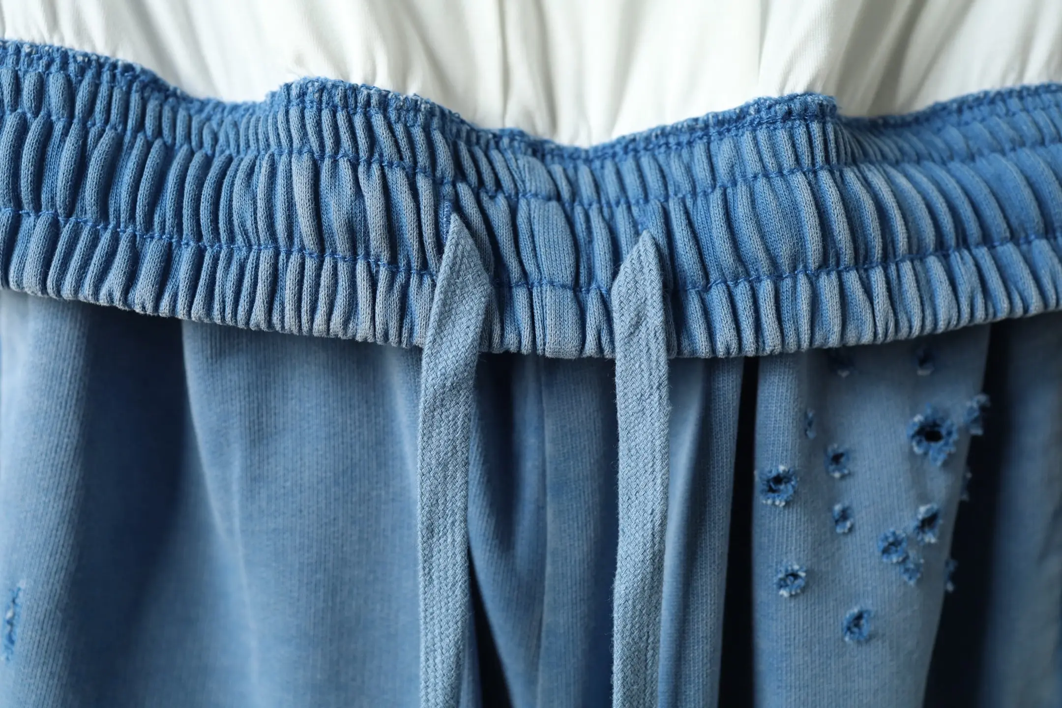 Trompe L'oeil Layered Waistband Distressed Sweats D25920072 — view 7
