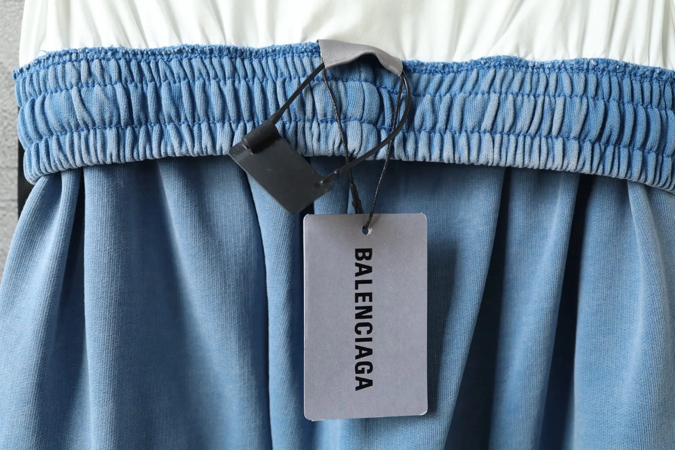 Trompe L'oeil Layered Waistband Distressed Sweats D25920072 — view 8