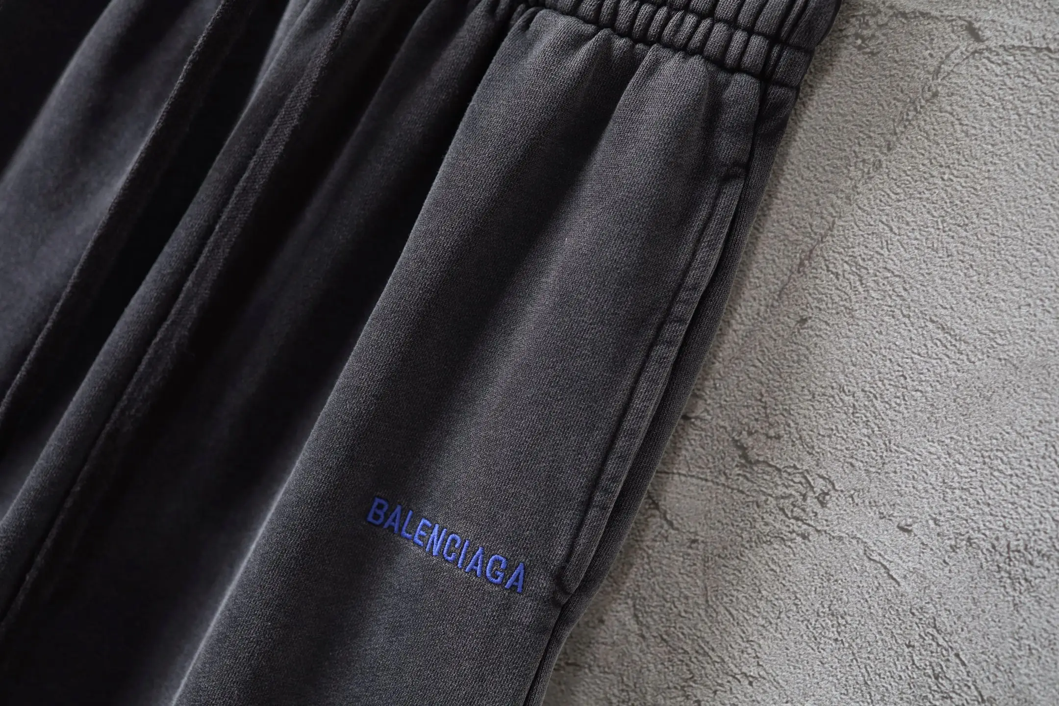 Logo-Embroidered Garment-Dyed Sweatpants D27920074 — view 13