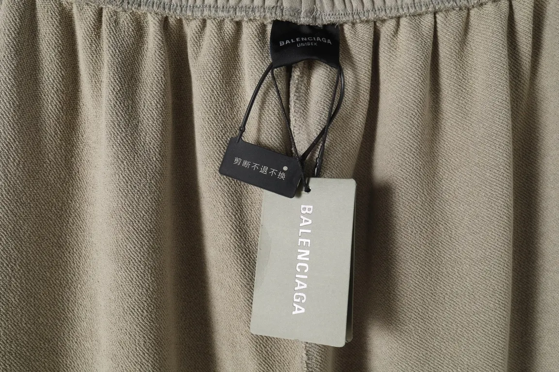 Hand-Painted Distressed Graphic Sweatpants D30912998 — view 8