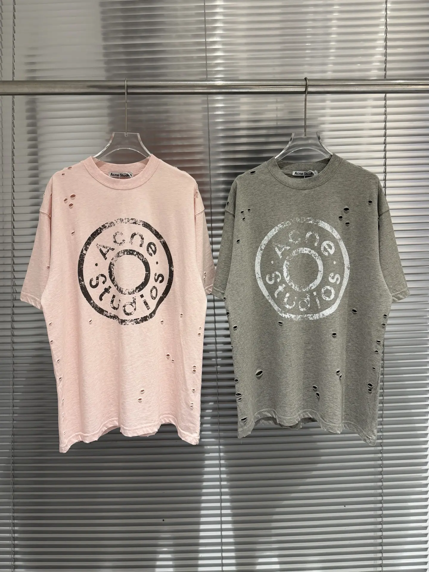 Distressed Logo-Print Cotton T-Shirt D11011786 — view 10