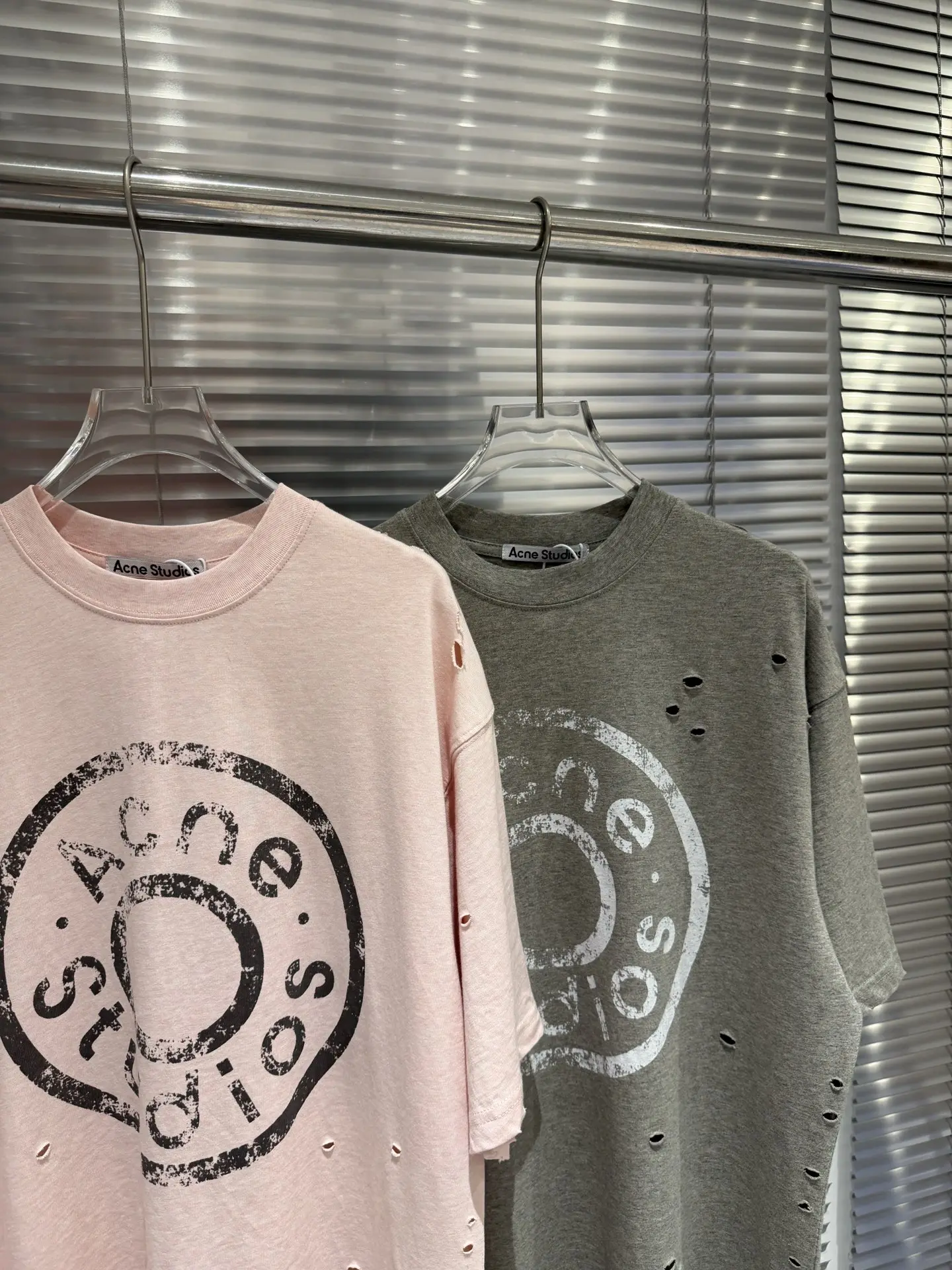 Distressed Logo-Print Cotton T-Shirt D11011786 — view 15