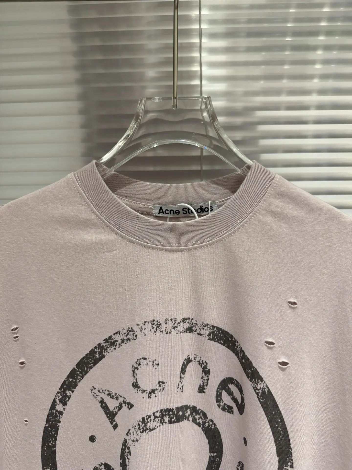 Distressed Logo-Print Cotton T-Shirt D9511775 — view 4