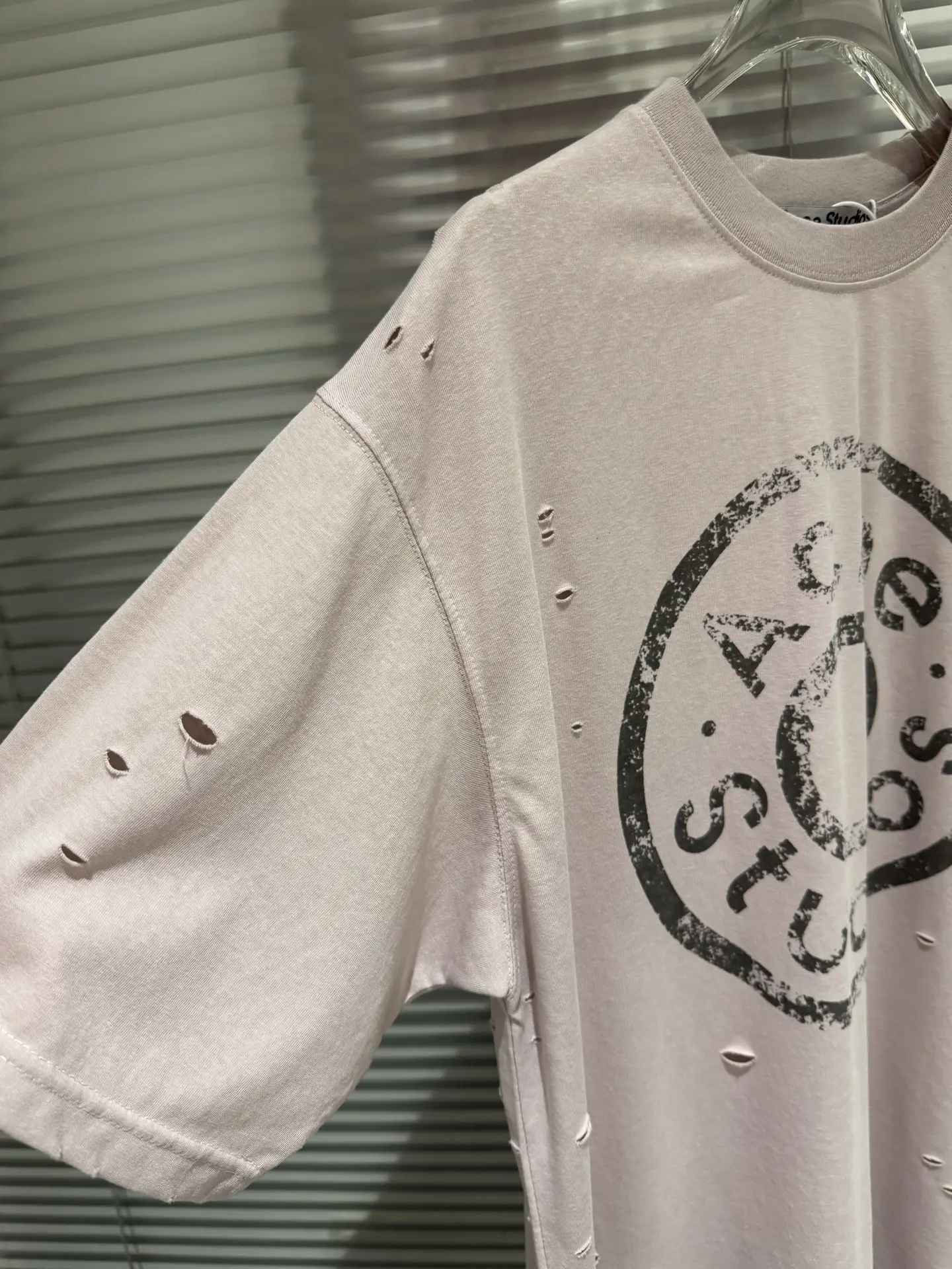 Distressed Logo-Print Cotton T-Shirt D9511775 — view 7
