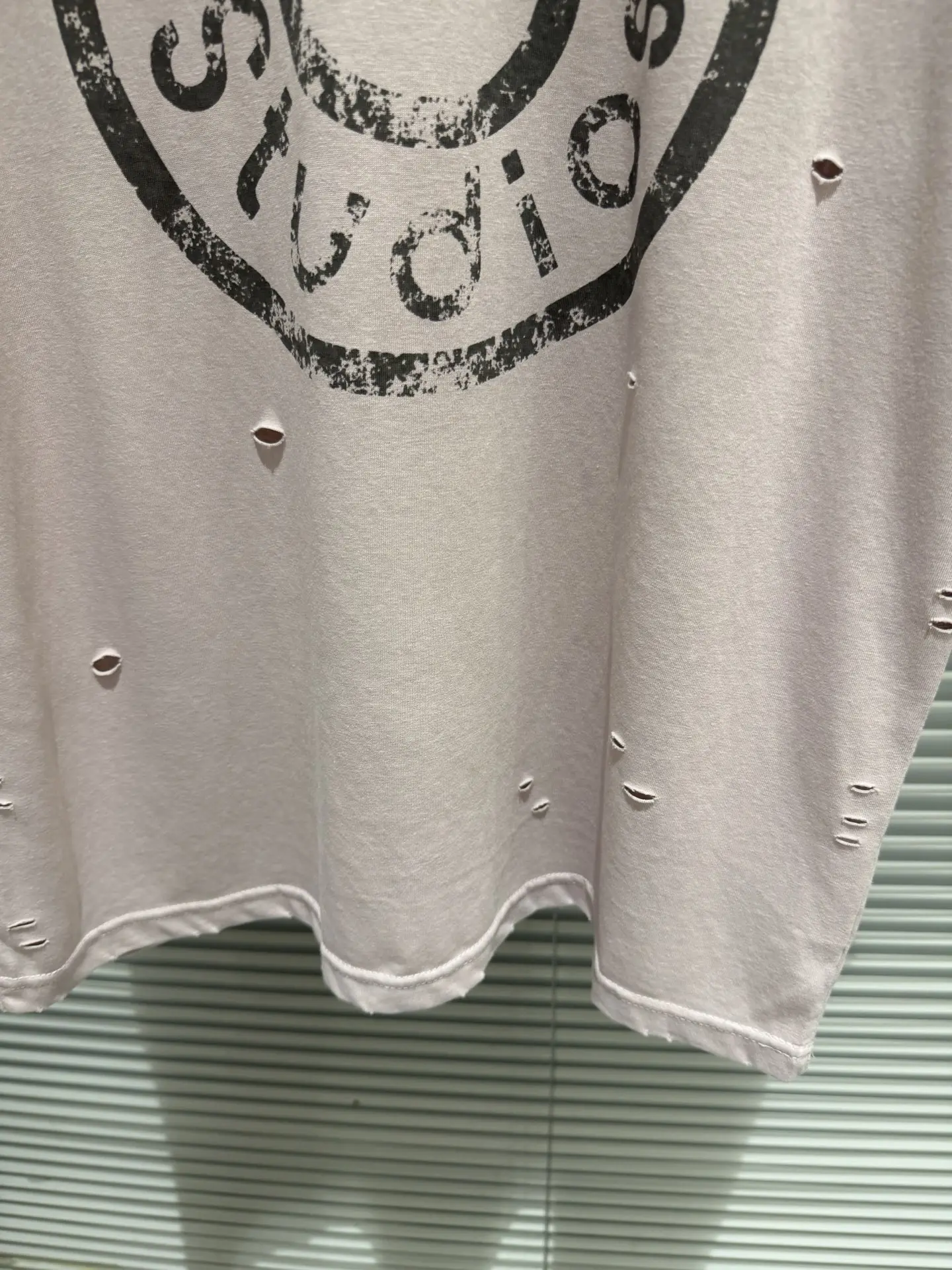 Distressed Logo-Print Cotton T-Shirt D9511775 — view 9